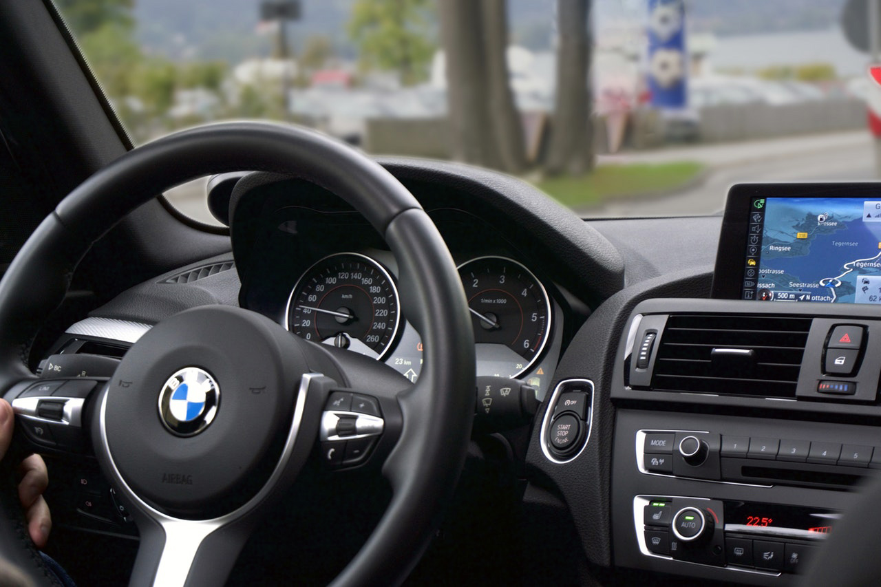 car-driving-interior-13781.jpg